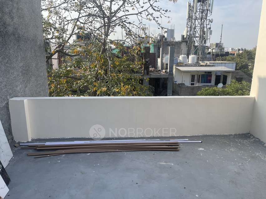 2 BHK Flat In C R Park For Sale  In Chittaranjan Park