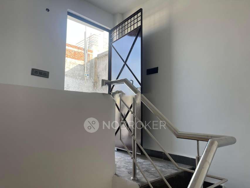 2 BHK Flat In C R Park For Sale  In Chittaranjan Park