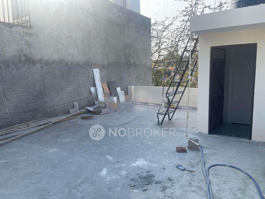 2 BHK Flat In C R Park For Sale  In Chittaranjan Park