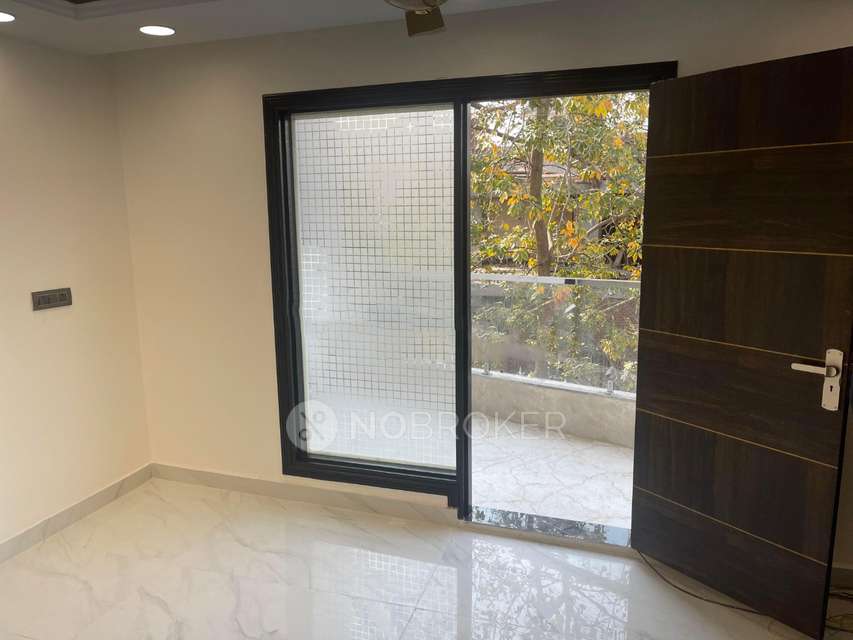 2 BHK Flat In C R Park For Sale  In Chittaranjan Park