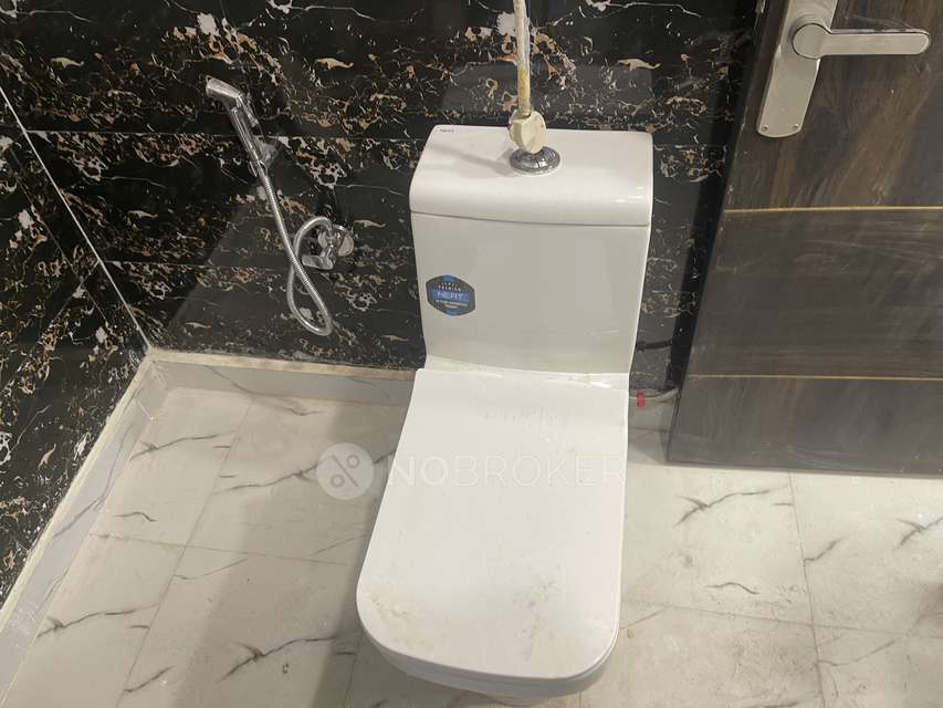 2 BHK Flat In C R Park For Sale  In Chittaranjan Park