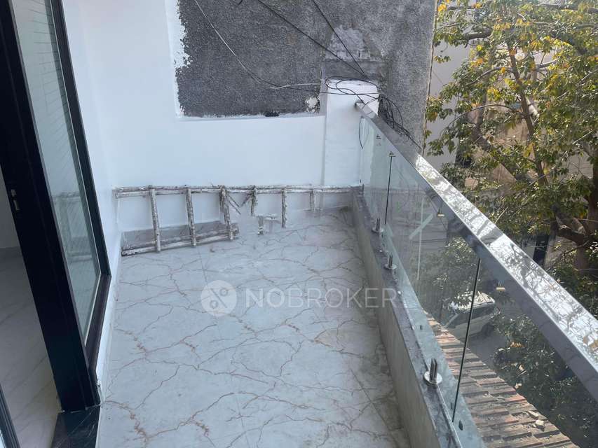 2 BHK Flat In C R Park For Sale  In Chittaranjan Park