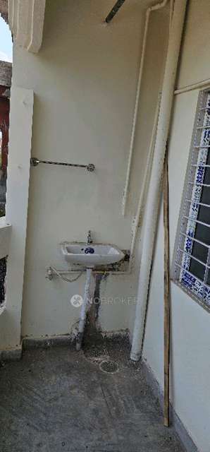 2 BHK Flat In Venkatadri Heights For Sale  In Amberpet