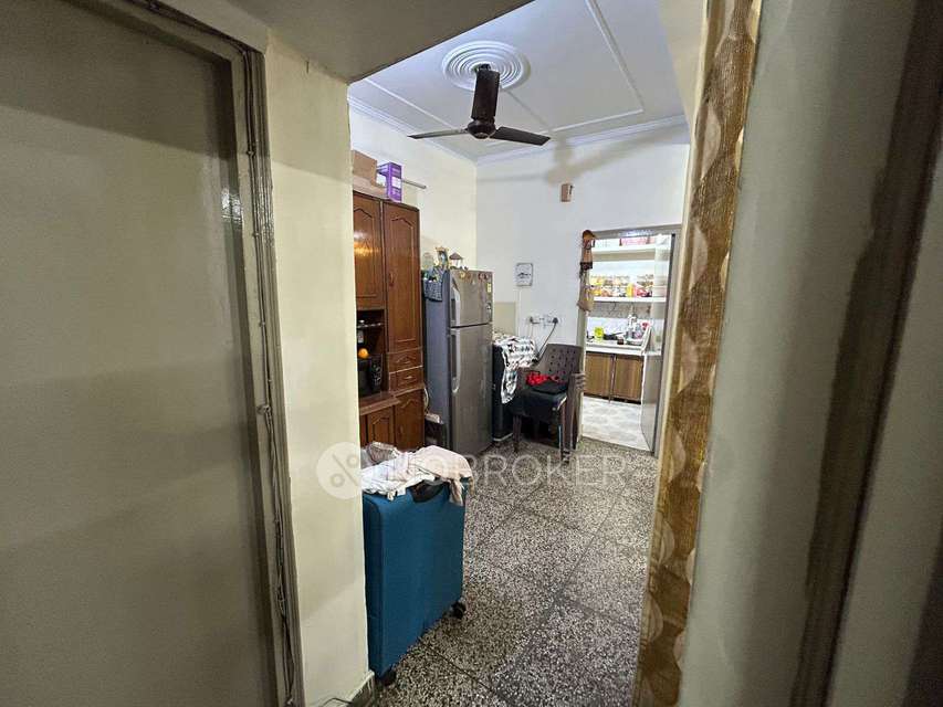 2 BHK Flat In Devi Apartment  For Sale  In Dilshad Colony