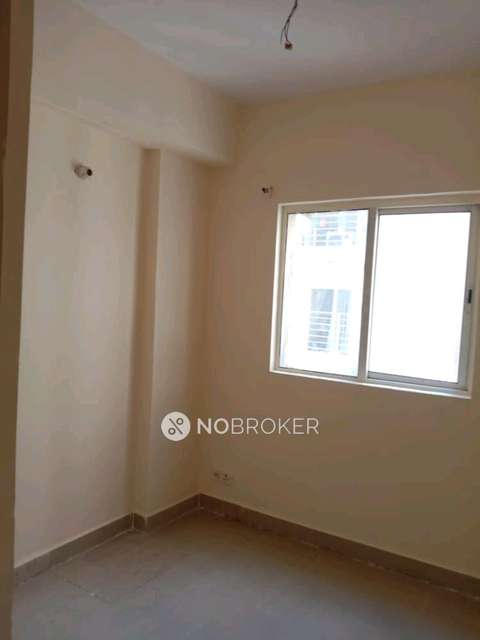 2 BHK Flat In Paras Tierea For Sale  In Sector 137