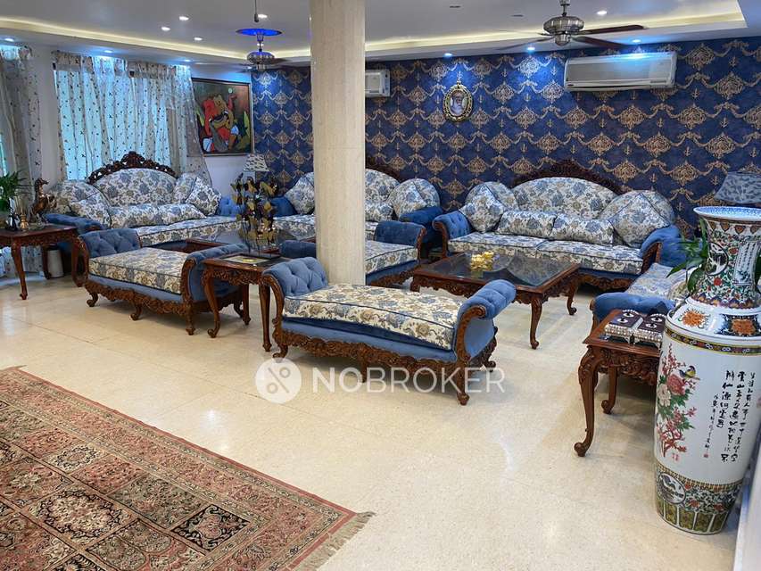 4+ BHK Flat For Sale  In Malviya Nagar