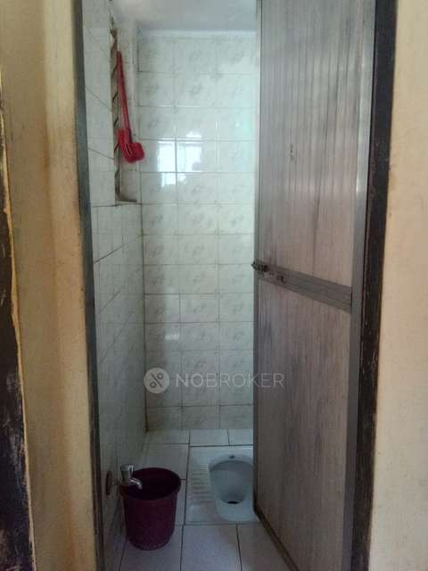 1 RK Flat In Kumud Park Co Op Hsg Soc For Sale  In Kashi Nagar 