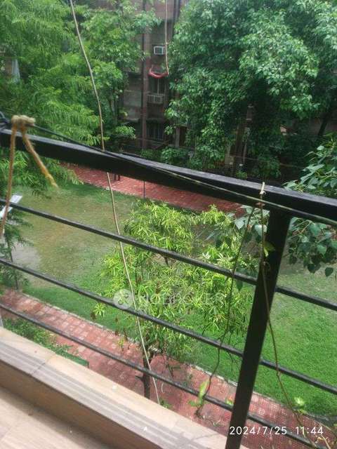 2 BHK Flat In Rajat Vihar For Sale  In Sector 62