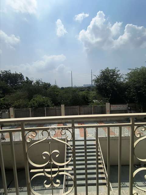 Restaurant/Cafe in Sector 10 , Greater Noida for Rent 