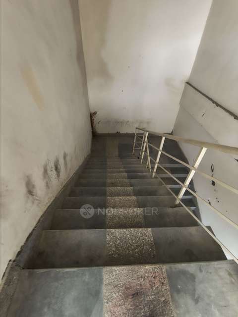 Restaurant/Cafe in Sector 10 , Greater Noida for Rent 