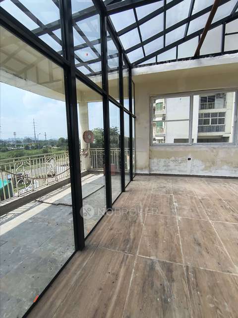 Restaurant/Cafe in Sector 10 , Greater Noida for Rent 