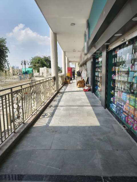 Restaurant/Cafe in Sector 10 , Greater Noida for Rent 