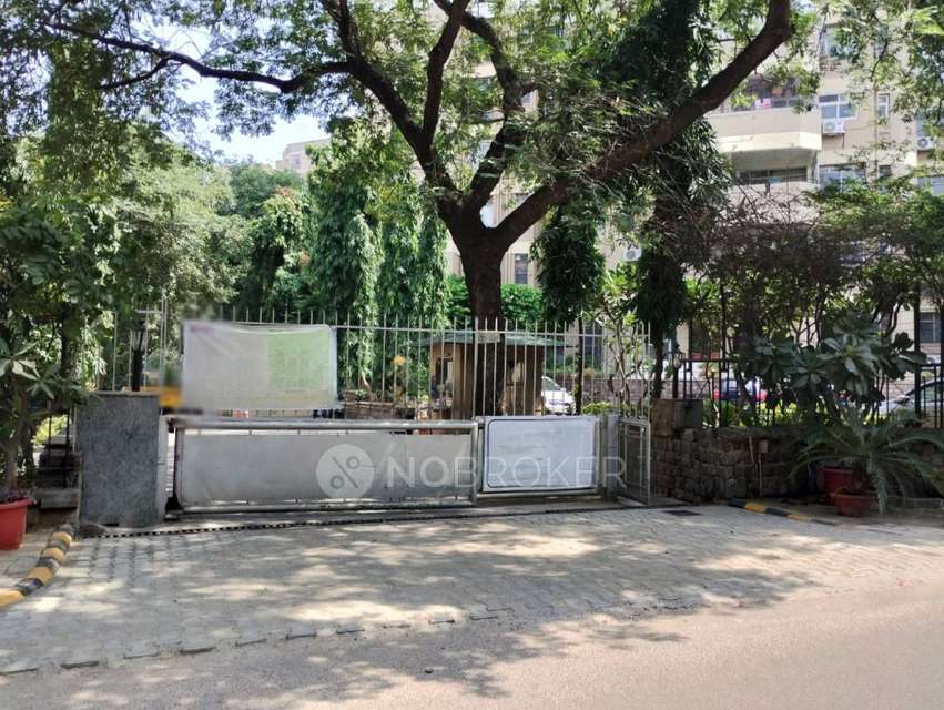 4+ BHK Flat In Dlf Silver Oaks Apartments For Sale  In Sector 26