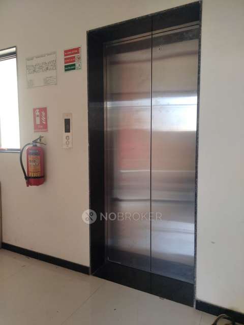 1 BHK Flat In Mahaveer Ville For Sale  In Matunga East