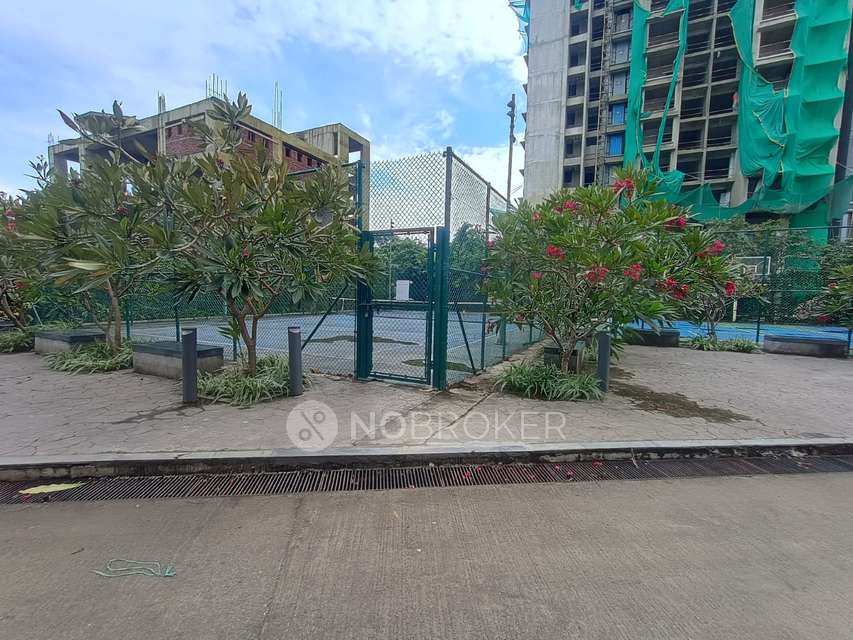 1 BHK Flat In Rajesh Whitecity Phase 1 For Sale  In Kandivali East