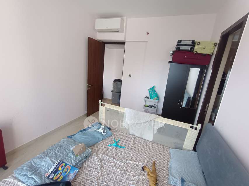 1 BHK Flat In Rajesh Whitecity Phase 1 For Sale  In Kandivali East