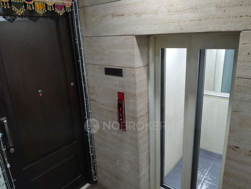 3 BHK Flat In Safdarjung Enclave For Sale  In Safdarjung Enclave