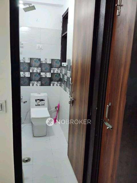 2 BHK Flat In Standalone Building  For Sale  In Mayur Vihar Phase I