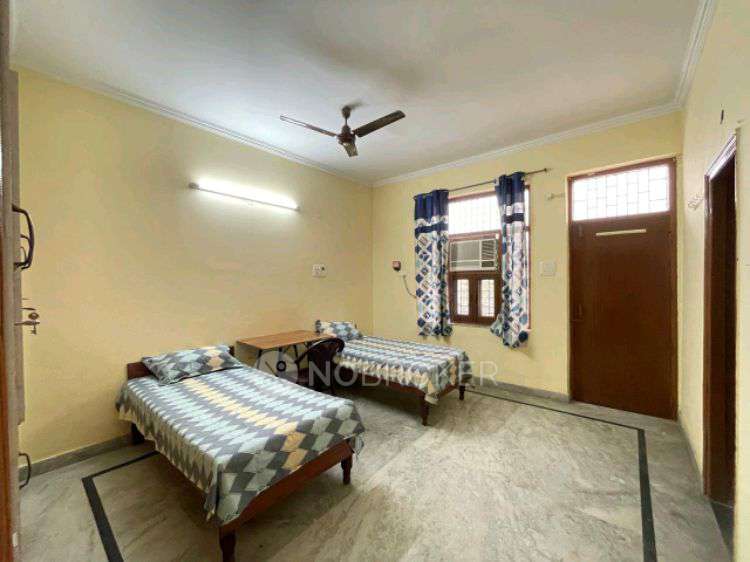 PG for Boys in Sector 31