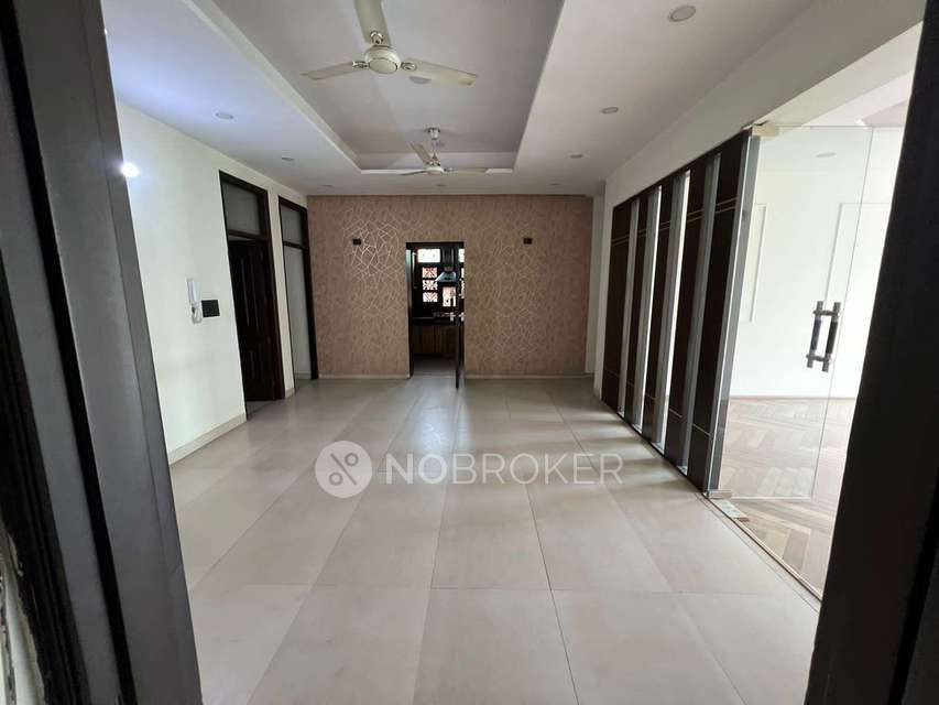 4 BHK House For Sale  In  Model Town