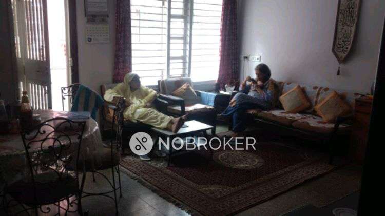 3 BHK Flat In Rose Niketan  For Sale  In Bandra West