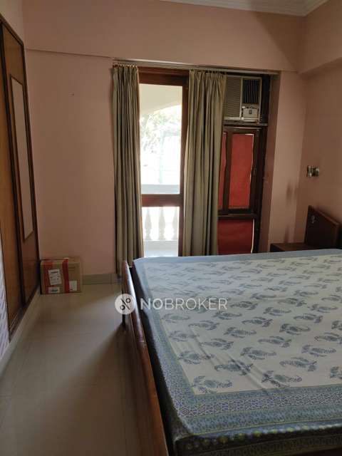 2 BHK Flat In Dlf Regency Park I For Sale  In Sector-27