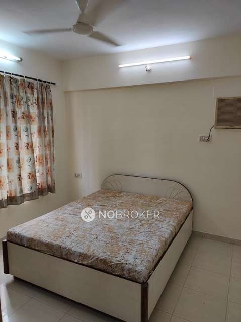 2 BHK Flat In Uttam Niwas   For Sale  In   Bandra West