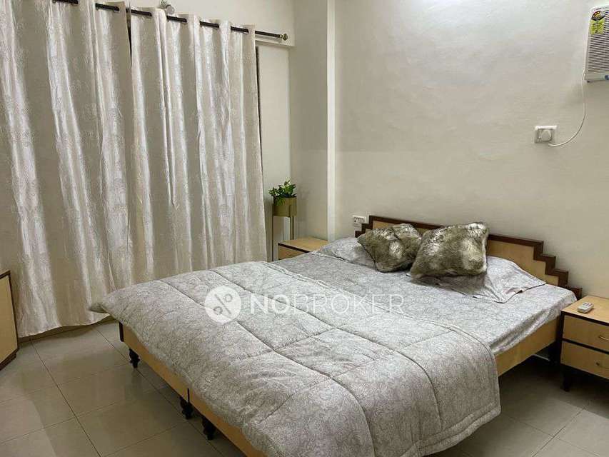 2 BHK Flat In Uttam Niwas   For Sale  In   Bandra West