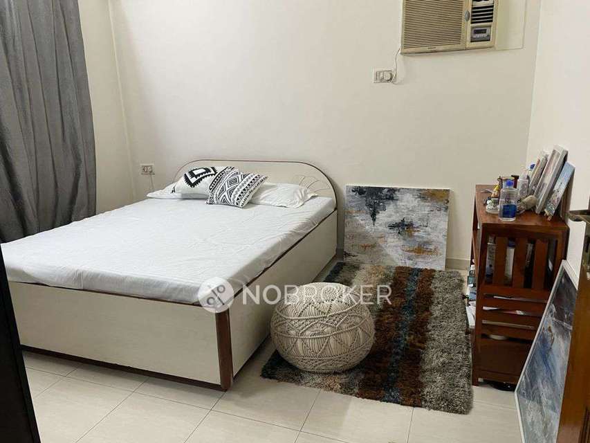 2 BHK Flat In Uttam Niwas   For Sale  In   Bandra West