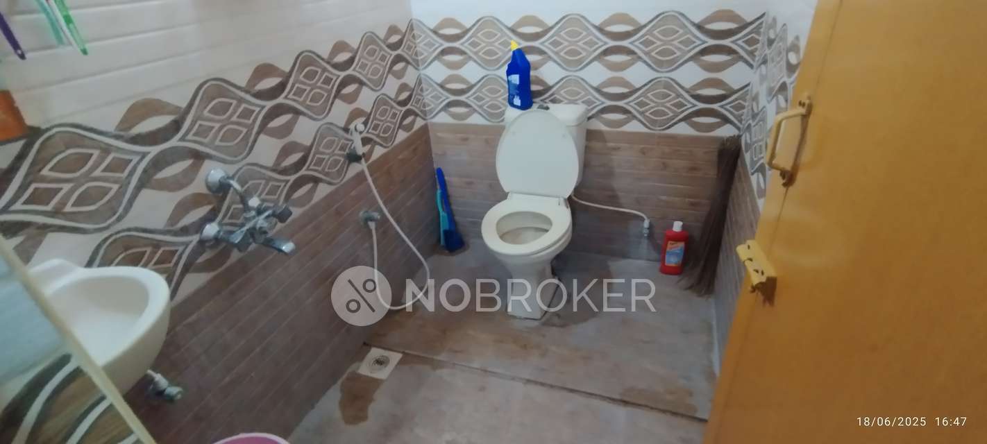 3 BHK Flat In Sai Mithun Apt For Sale  In Mannivakkam