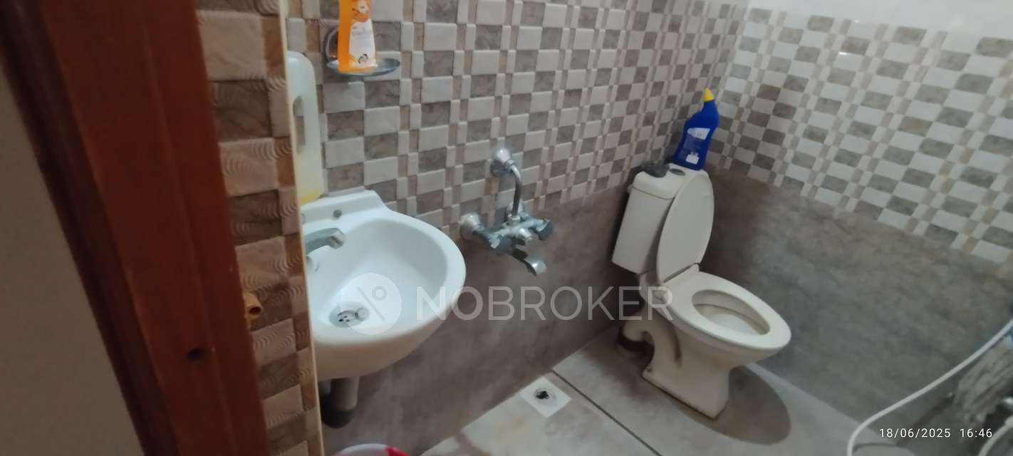 3 BHK Flat In Sai Mithun Apt For Sale  In Mannivakkam