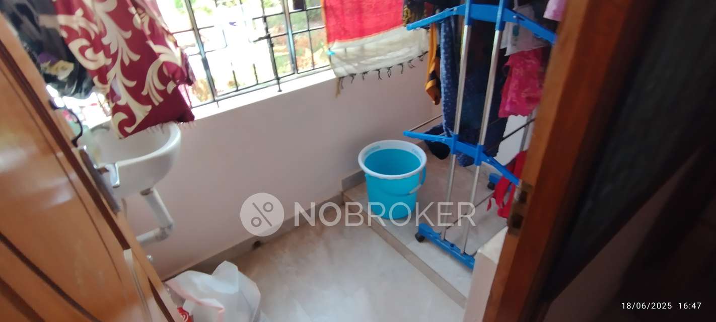3 BHK Flat In Sai Mithun Apt For Sale  In Mannivakkam
