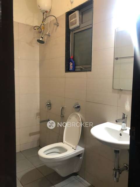 2 BHK Flat In Amanora Future Towers for Rent  In Hadapsar