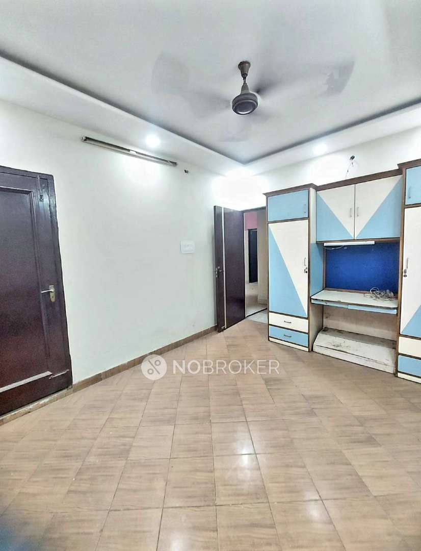 ekjot apartments Pitam Pura Rent WITHOUT BROKERAGE Semifurnished 3