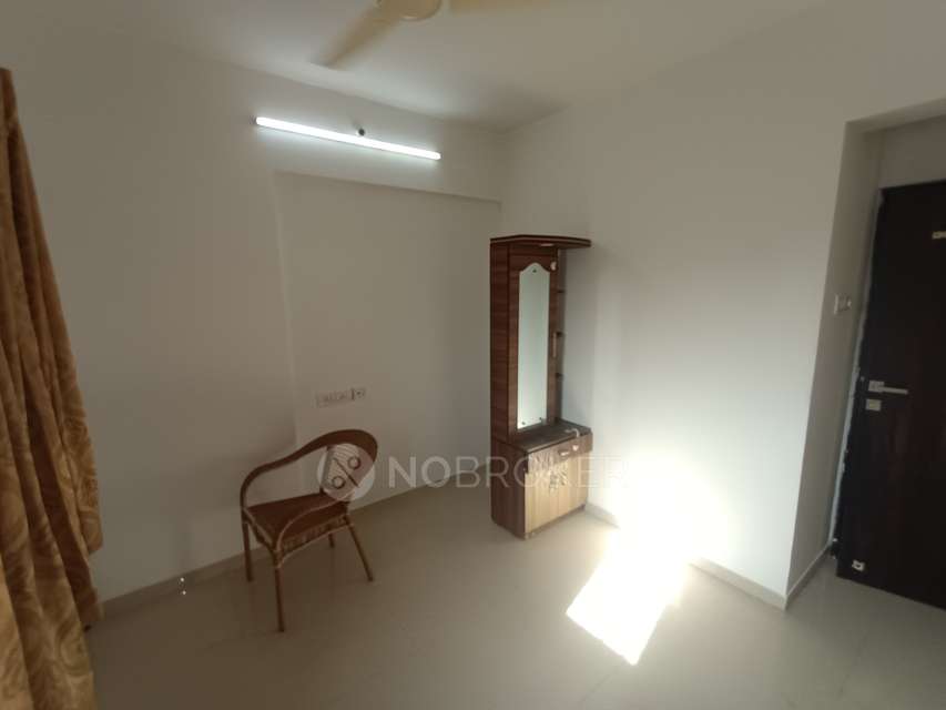 2 BHK Flat In Vedic Heights For Sale  In Kandivali East