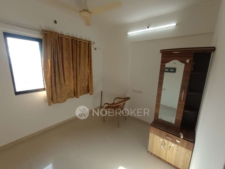 2 BHK Flat In Vedic Heights For Sale  In Kandivali East