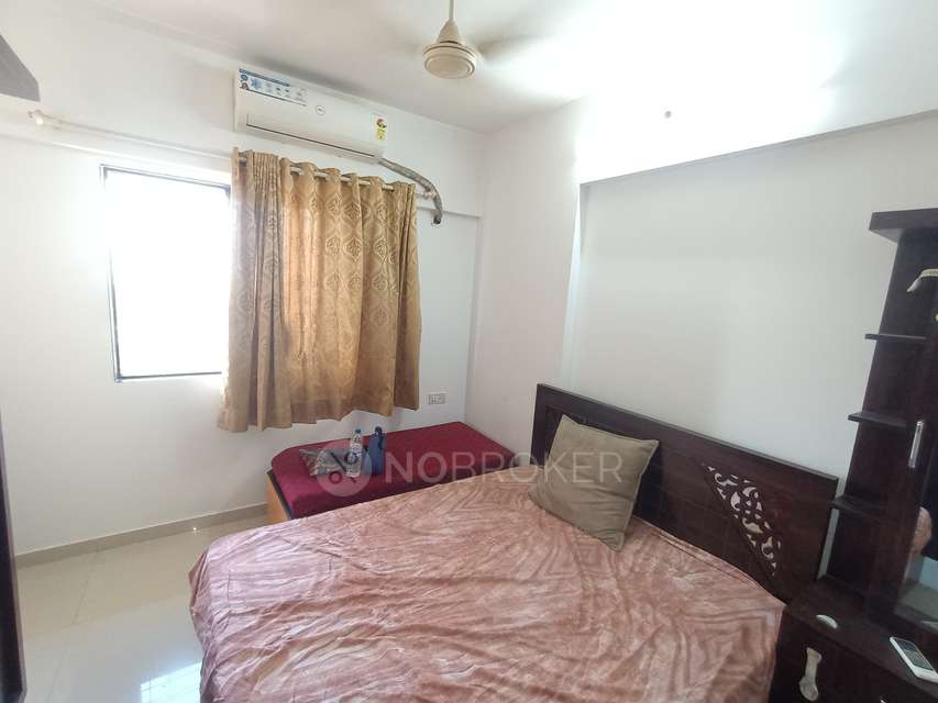 2 BHK Flat In Vedic Heights For Sale  In Kandivali East