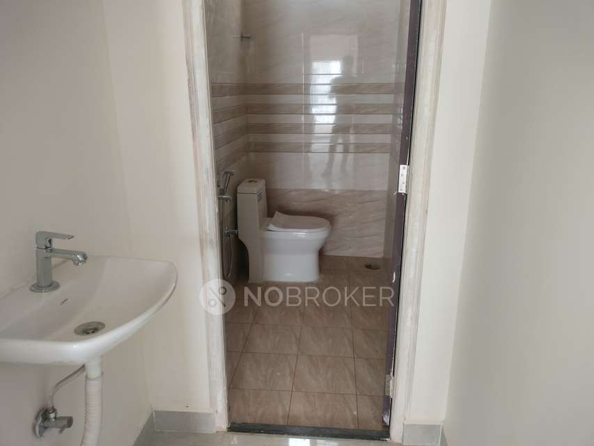 3 BHK Flat In Swathi&#39;s Skyline For Sale  In Gajularamaram