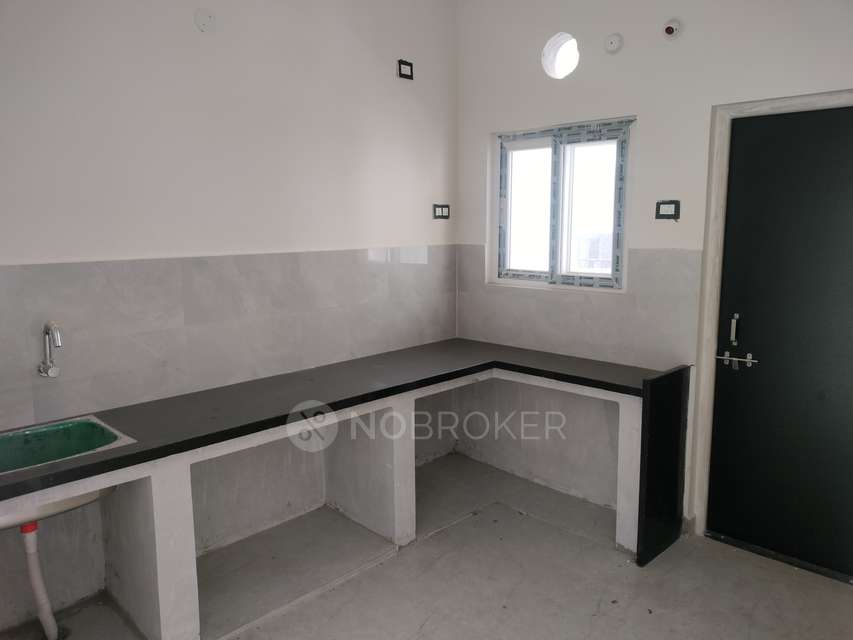 3 BHK Flat In Swathi&#39;s Skyline For Sale  In Gajularamaram