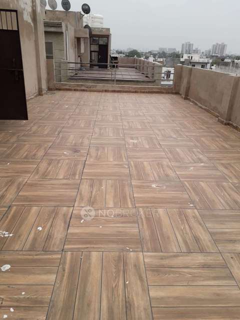 4 BHK Flat In Samridhi Apartment For Sale  In Patel Nagar