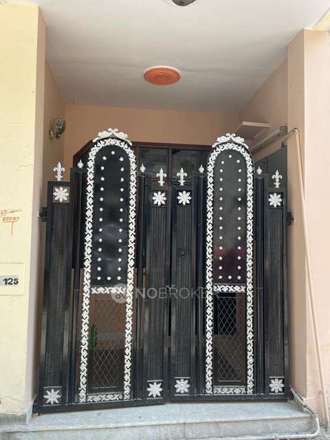 2 BHK Flat In H Block Park Pocket, Vikaspuri For Sale  In Block H