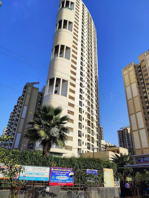 Single Room for Female In 3 BHK  In The Golden Palms In Sector 168, Noida