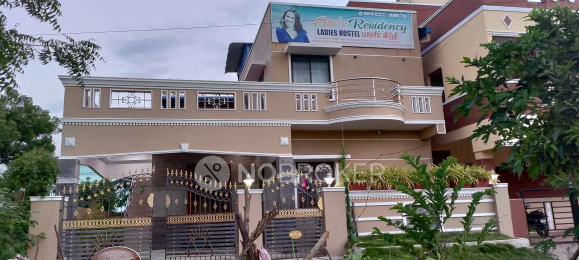 PG for Girls in Urapakkam Railway Station