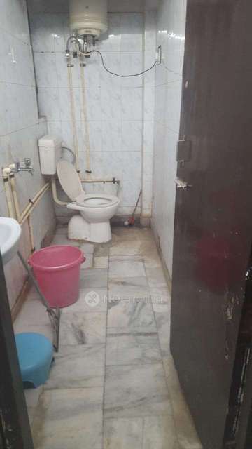 1 BHK Flat In Tower Wali Building  For Sale  In Shahdara