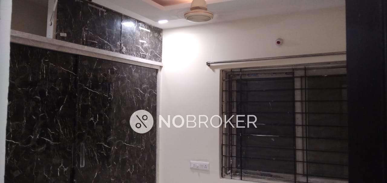 2 BHK Flat In Venkatadhri Heights For Sale  In Chowdariguda,