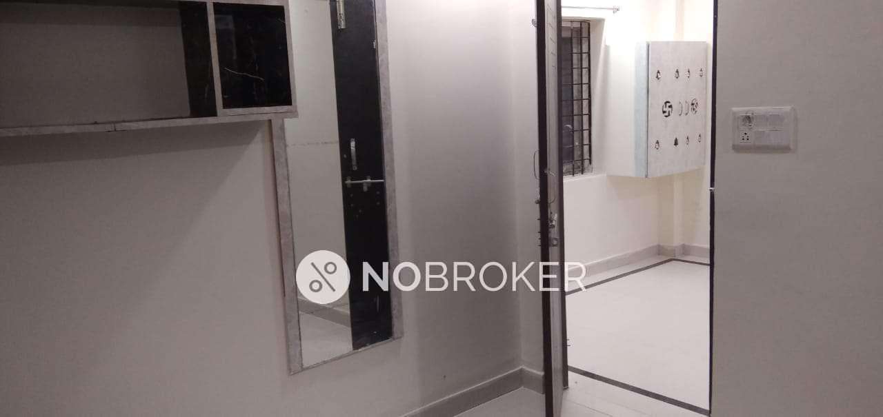 2 BHK Flat In Venkatadhri Heights For Sale  In Chowdariguda,