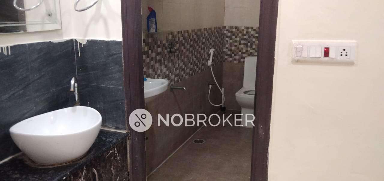 2 BHK Flat In Venkatadhri Heights For Sale  In Chowdariguda,