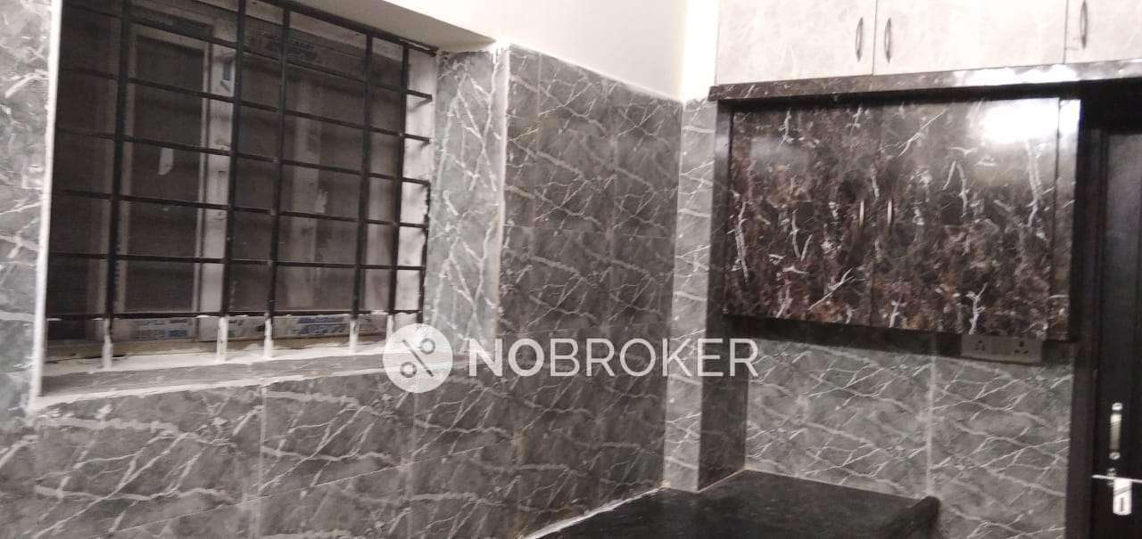 2 BHK Flat In Venkatadhri Heights For Sale  In Chowdariguda,