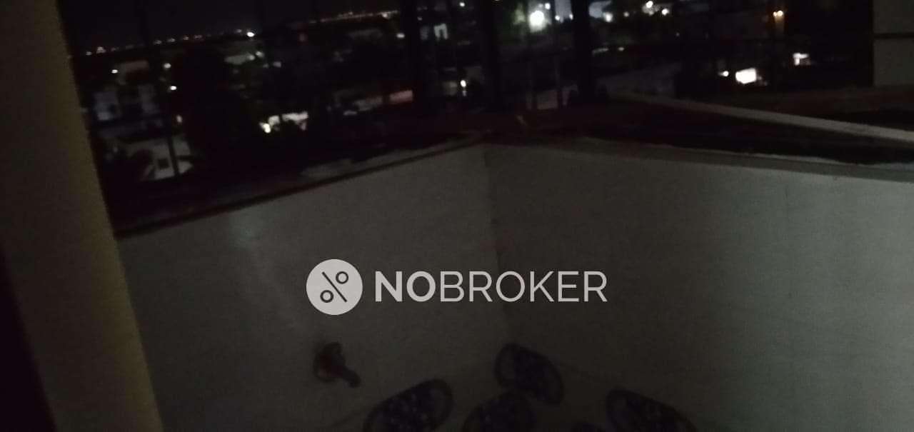 2 BHK Flat In Venkatadhri Heights For Sale  In Chowdariguda,