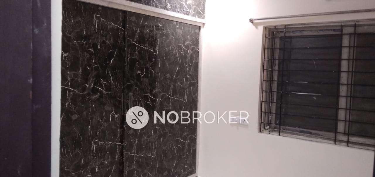 2 BHK Flat In Venkatadhri Heights For Sale  In Chowdariguda,